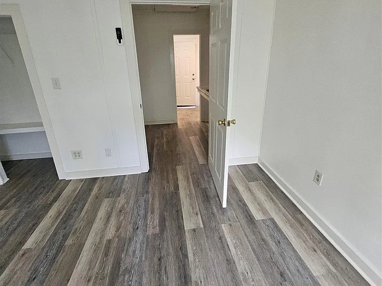 805 S Confederate Ave — Photo 2