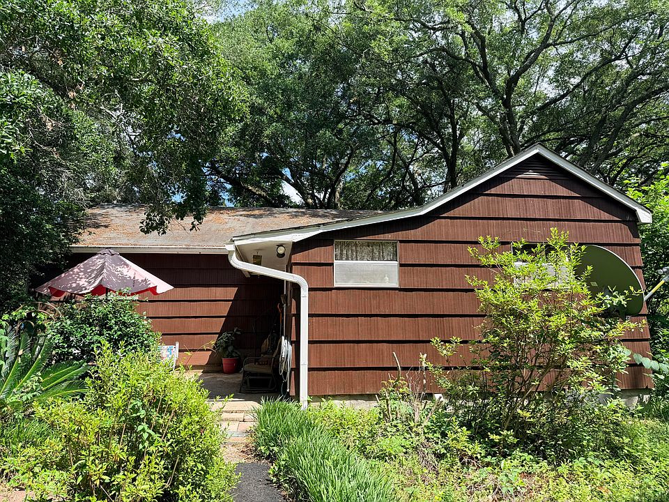 1st image of 3436 Mistletoe Ln