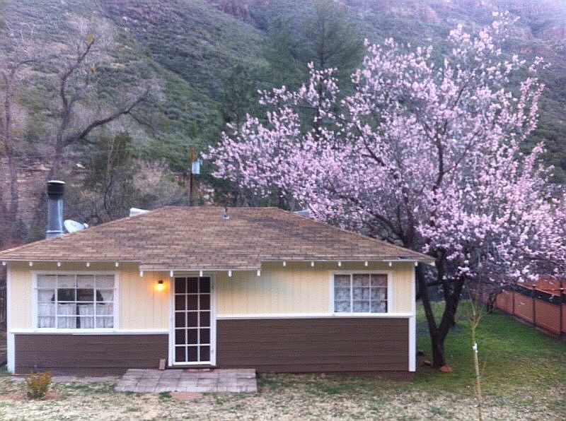 Oak Creek Cottage