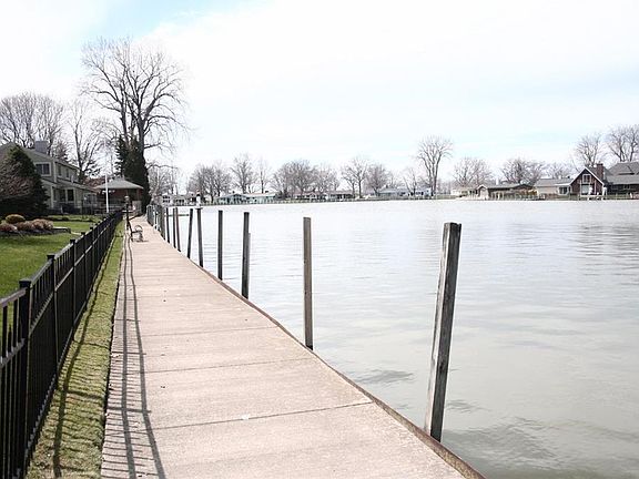 5th image of 129 Bayshore Dr