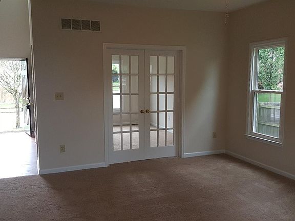 4th image of 3037 Lappin Ln