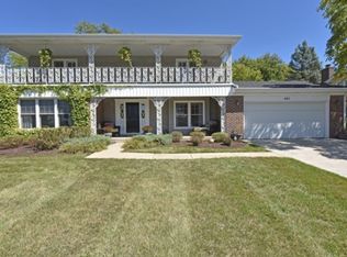 405 N Beck Rd, Lindenhurst, IL 60046