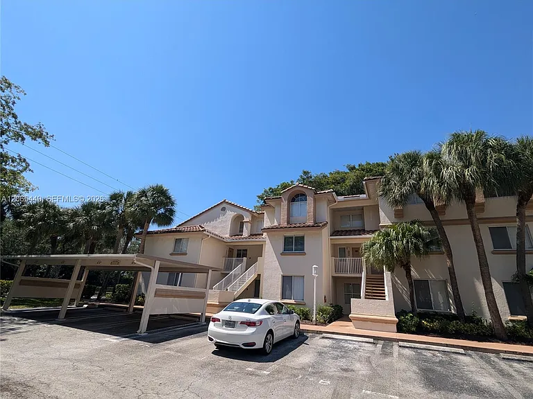 15201 Glenmoor Dr #15201 — Photo 2