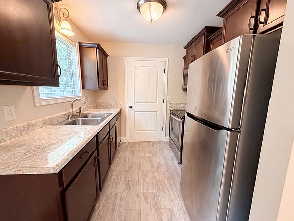 2nd image of 741 Inver Ln