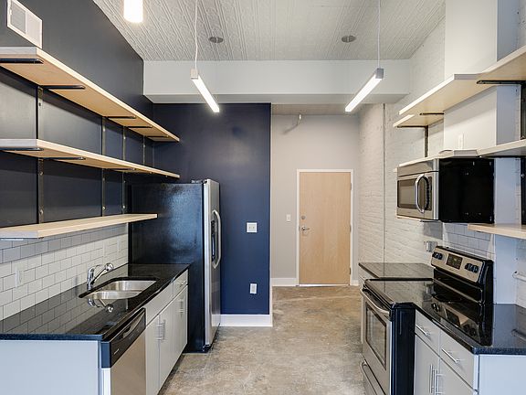 5th image of 1527 W Main St APT 3