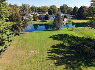 8520 Apple Blossom Ln, Flushing, MI 48433