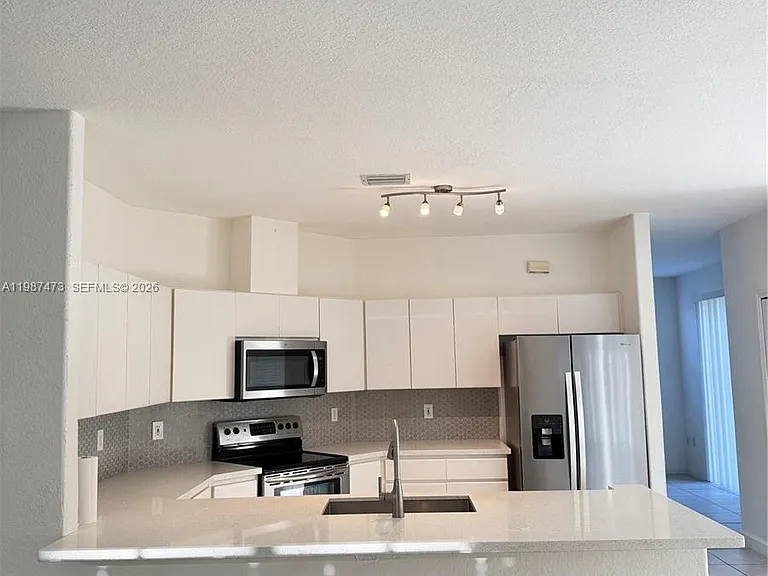 16500 SW 37th St — Photo 7