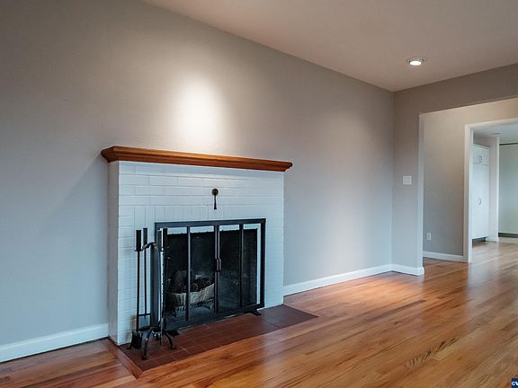 3rd image of 2665 Ladd Ave NE