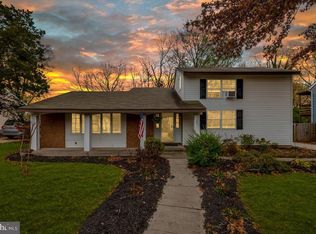 105 Baker Ln, Sterling, VA 20164