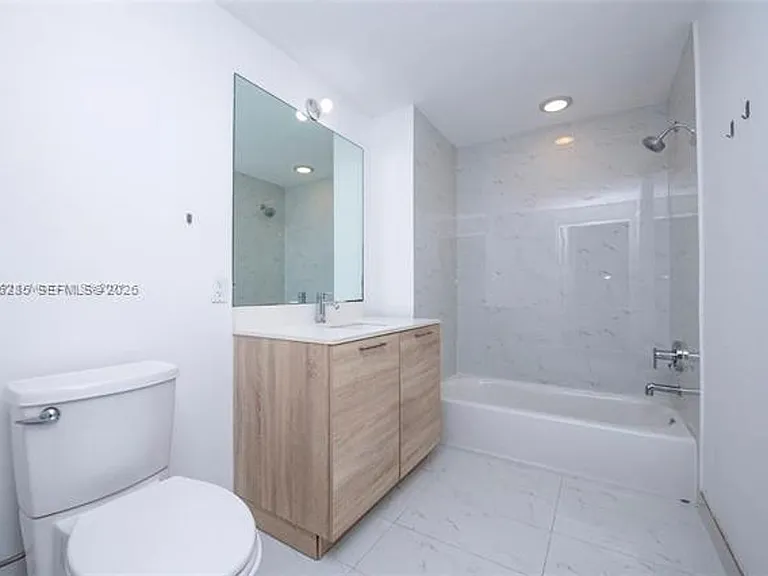 16385 Biscayne Blvd #2616 — Photo 19
