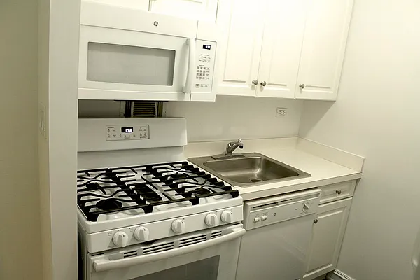 Rented by Urban Real Estate Inc | media 26