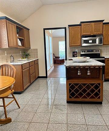 3rd image of 7089 Fox Dr