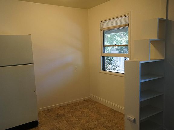 5th image of 1806 Iris Ave APT 4