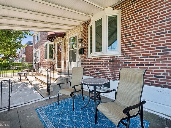 2nd image of 804 W Ashland Ave