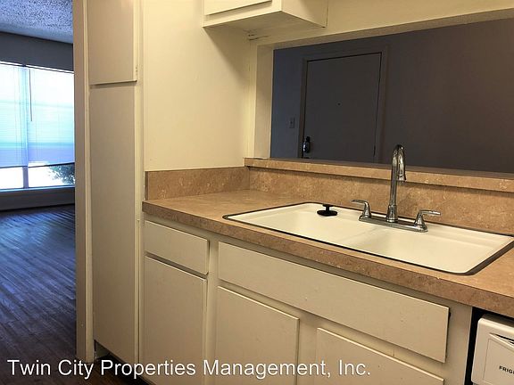 5th image of 500 E 31st St APT 111
