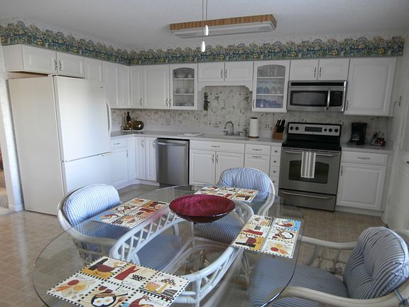 5th image of 4009 Silver Palm Dr