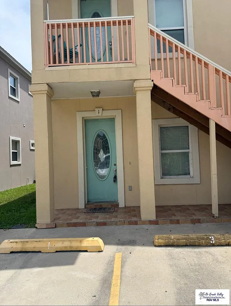 2 bed, 2.0 bath, 1168 sqft, $2,500 — Photo 2