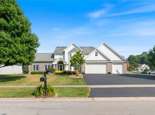 34 Carrington Dr, Rochester, NY 14626