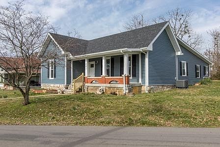 3rd image of 241 Douglas Ave