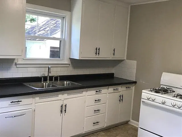2 bed, 1100 sqft, $1,900 — Photo 4