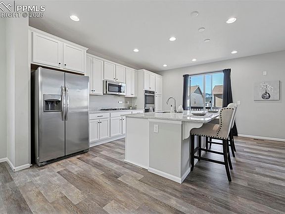 4th image of 4858 Wolf Moon Dr