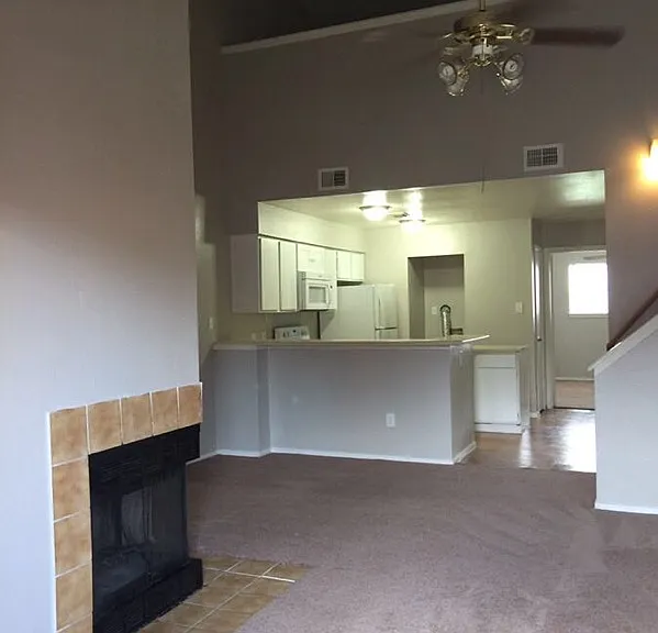 Willow Run Townhomes — Photo 15