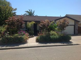 180 Eckmann Pl, Petaluma, CA 94952