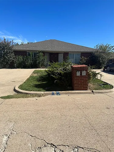609 Kings Way Dr Photo 1