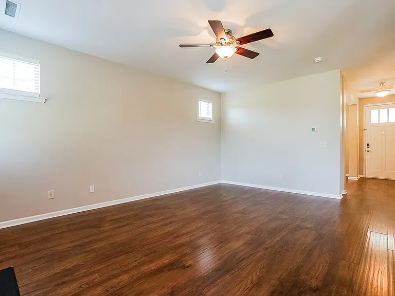 214 Callahan Trl — Photo 5