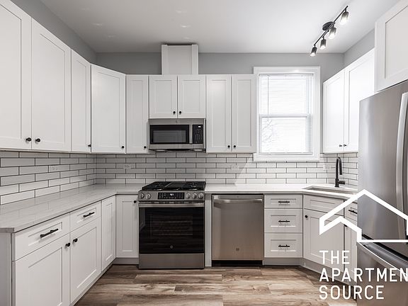 3rd image of 2937 N Ashland Ave #2