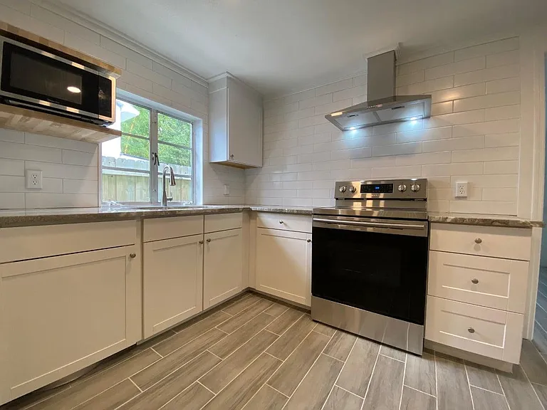 1840 Staunton Ave — Photo 6