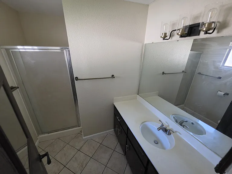 1144 Porter Ave — Photo 15