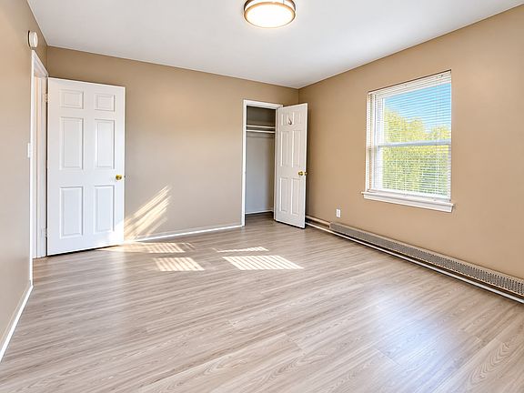 4th image of 13789 Cedar Rd #395