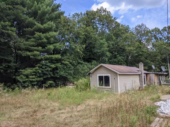 1774 48th St, Fennville, MI 49408