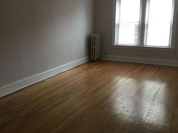 2nd image of 4915 N Damen Ave APT 2S