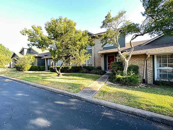 5th image of 1015 E Yager Ln Unit 63
