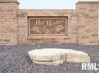 78 Haymeadow Ln, Metamora, IL 61548
