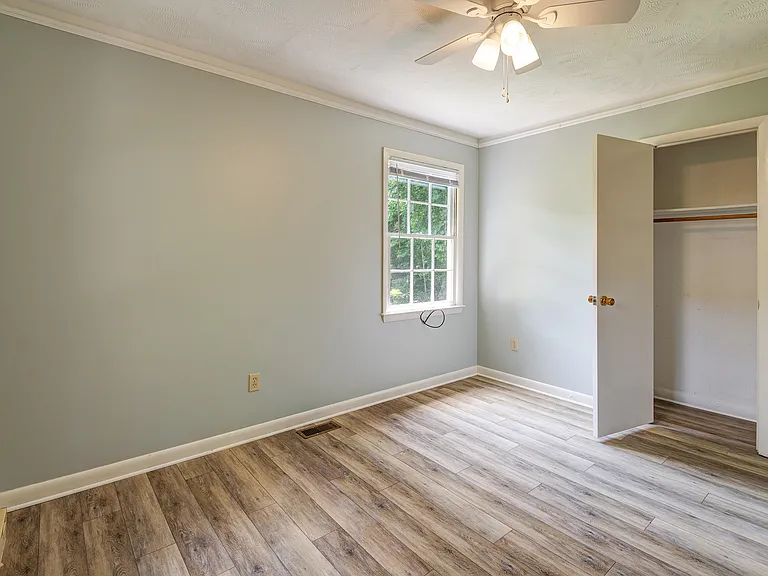 364 Pearson Dr — Photo 15