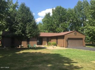 13775 E Taylor St, Benton, IL 62812