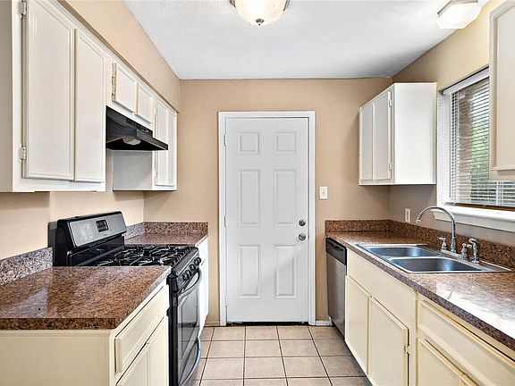 5th image of 3309 Scotch Moss Ln #2