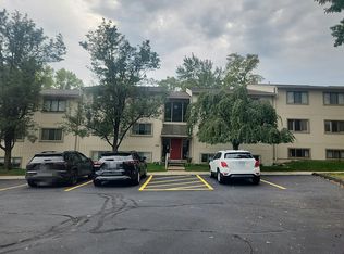 1695 Riverside Dr APT 12, Rochester Hills, MI 48309