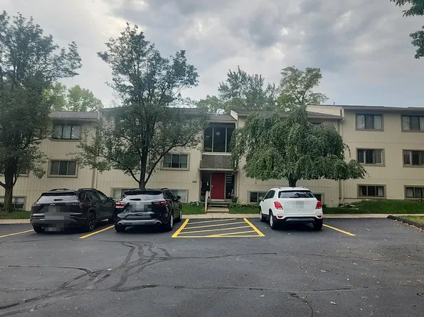 1695 Riverside Dr APT 12, Rochester Hills, MI 48309