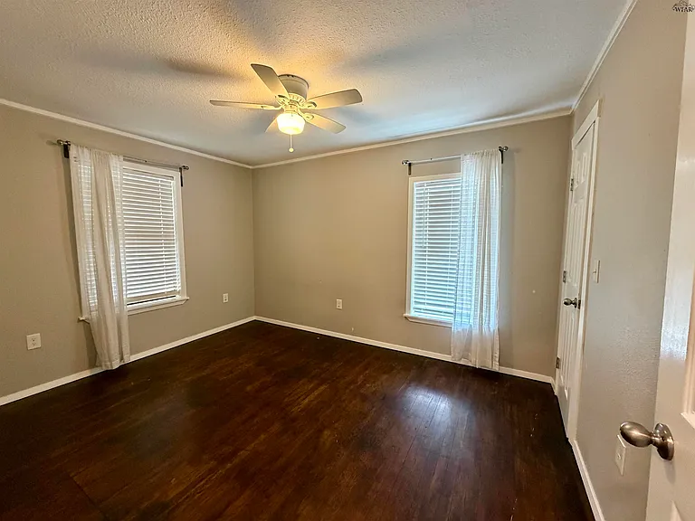404 N West Ave — Photo 13