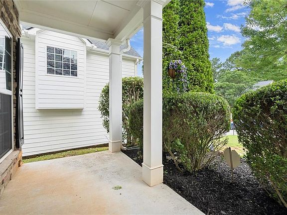 5th image of 3075 Landington Dr
