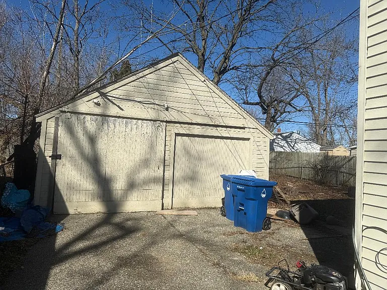 1004 Lakeview St — Photo 22