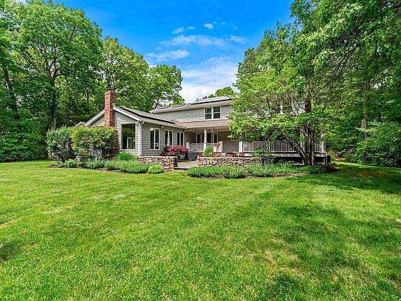 3rd image of 6 Brooks Hill Rd