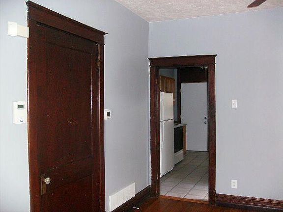 3rd image of 3252 S Compton Ave #1