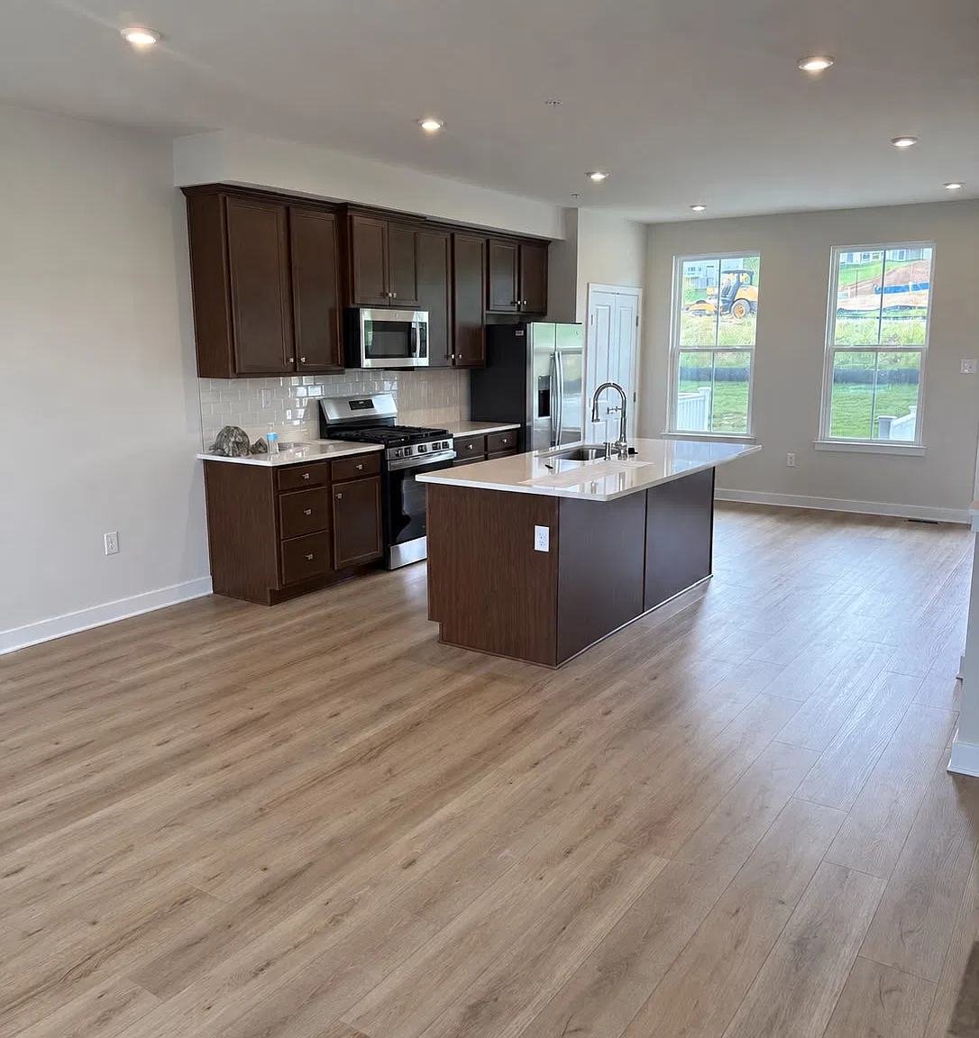 3 bed, 1900 sqft, $2,850 — Photo 2