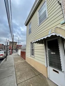 21-03 25th Rd #1, Astoria, NY, 11102