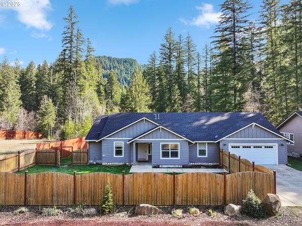 202 Edgewater Dr, Carson, WA 98610